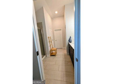 This spacious home features 5 bedrooms and 3 full bathrooms - photo 18