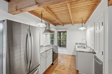 Welcome to your mountain retreat in the highly sought-after - photo 19