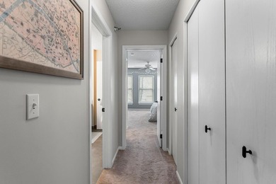 Rare North Loop townhome-style condo with private entry and - photo 19