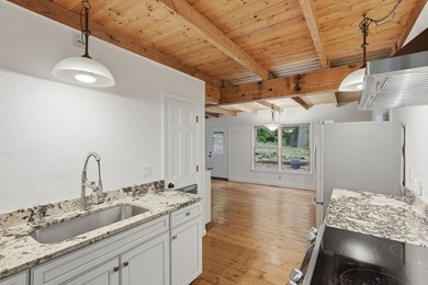 Welcome to your mountain retreat in the highly sought-after - photo 20