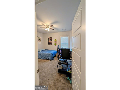 This spacious home features 5 bedrooms and 3 full bathrooms - photo 22
