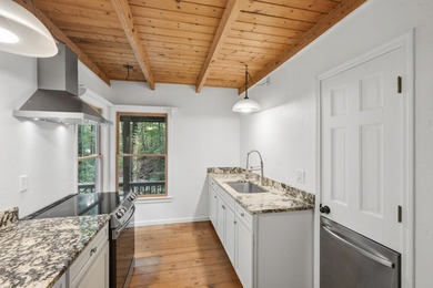 Welcome to your mountain retreat in the highly sought-after - photo 23