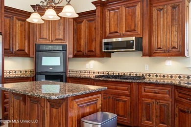 Welcome to luxury living in the prestigious Shell Landing Golf - photo 24