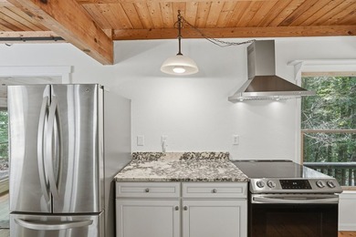 Welcome to your mountain retreat in the highly sought-after - photo 24