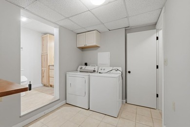 Welcome to your mountain retreat in the highly sought-after - photo 40