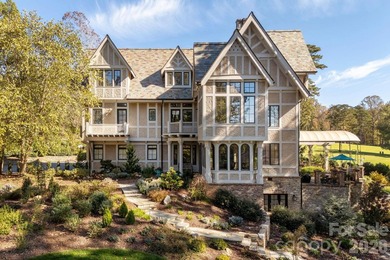 Welcome to 8 Fairway Place, where timeless architecture - photo 4