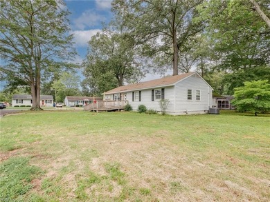 Welcome home to this charming 3-bedroom, 1-bath residence that - photo 4