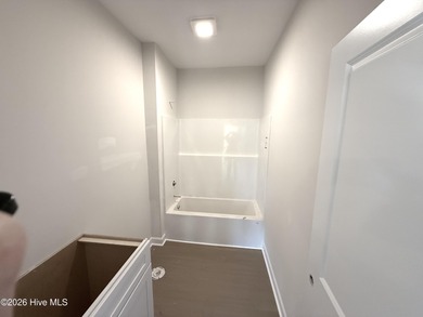 Gorgeous 3 bedroom 2 bath home in Morehead City. You will not