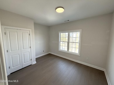 Gorgeous 3 bedroom 2 bath home in Morehead City. You will not