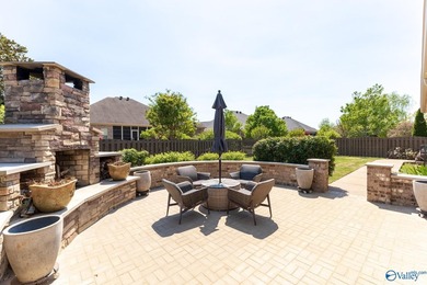 Luxury meets lifestyle in this updated Lake Forest retreat - photo 21