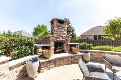 Luxury meets lifestyle in this updated Lake Forest retreat - photo 22