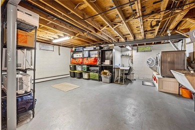 Welcome to this 4 bedroom, 1.5 bathroom home nestled at the end - photo 27
