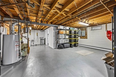 Welcome to this 4 bedroom, 1.5 bathroom home nestled at the end - photo 28