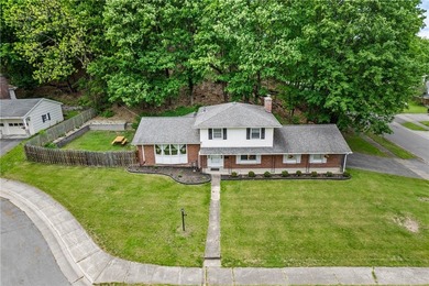 Welcome to this 4 bedroom, 1.5 bathroom home nestled at the end - photo 33
