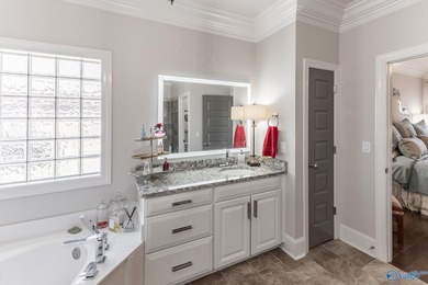 Luxury meets lifestyle in this updated Lake Forest retreat - photo 45