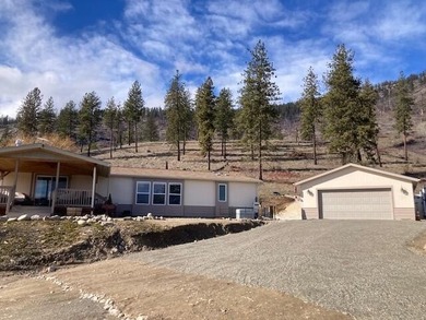 Lake Roosevelt Home For Sale in Kettle Falls Washington