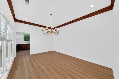 Truly one-of-a-kind, this spectacular dream home takes luxury - photo 12
