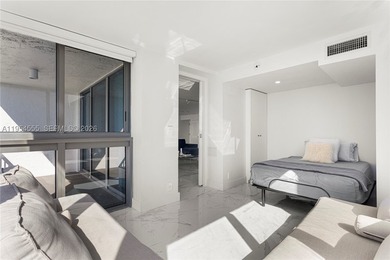 Luxury combined Miami Beach penthouse (PH06/08) offering 2,244 - photo 21