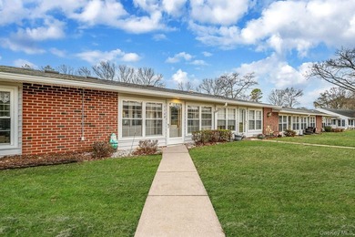 This beautifully maintained Greenbriar model is located in a - photo 2