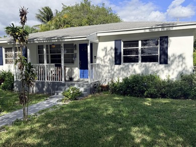 Charming 3 bedroom 2 bath home 1 mile from Rosemary Square and - photo 1