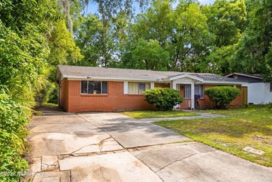 Welcome to this Charming 4-bedroom, 2-full bath home in the - photo 4