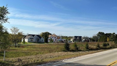 A rare opportunity to build your dream custom home in a golf - photo 2
