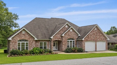 Lake Home For Sale in Hattiesburg, Mississippi