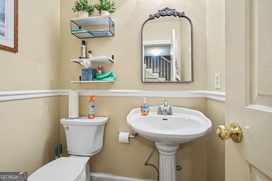 Welcome home to this exquisitely designed Classic Traditional - photo 16