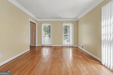 Welcome home to this exquisitely designed Classic Traditional - photo 17