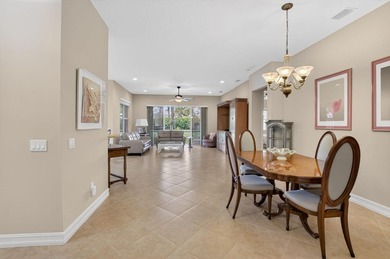 Welcome to this beautifully maintained 3-bedroom, 2.5-bath - photo 7