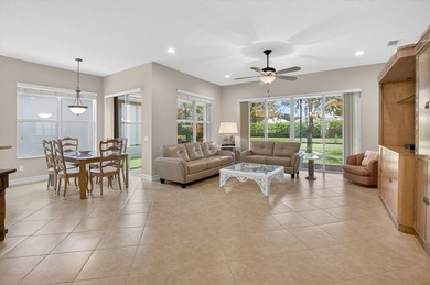 Welcome to this beautifully maintained 3-bedroom, 2.5-bath - photo 8