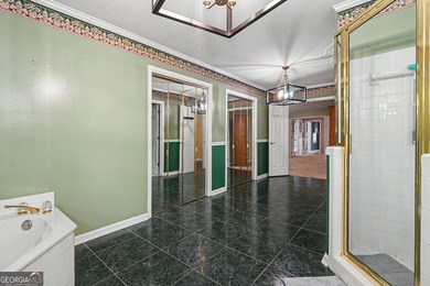 Welcome home to this exquisitely designed Classic Traditional - photo 32