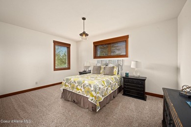 Schweitzer Mountain and filtered lake views, deeded sandy beach - photo 41