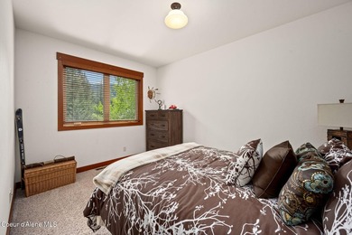 Schweitzer Mountain and filtered lake views, deeded sandy beach - photo 44