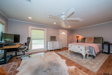 Just minutes from Lake Jacksonville, this beautifully renovated - photo 15