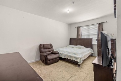 Welcome to River Marina, a charming 3-bedroom, 2.5-bathroom - photo 15