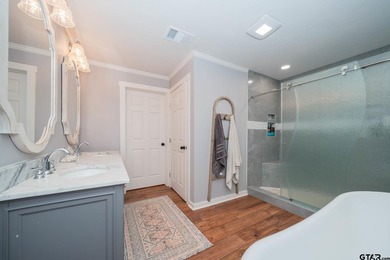 Just minutes from Lake Jacksonville, this beautifully renovated - photo 19