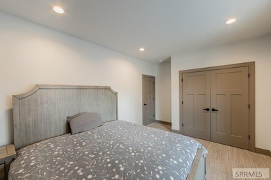 Luxury, privacy, and space come together in this extraordinary 4 - photo 23