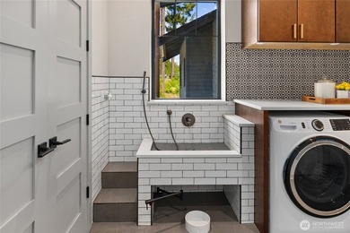 Mountain living meets timeless comfort in this beautifully - photo 32