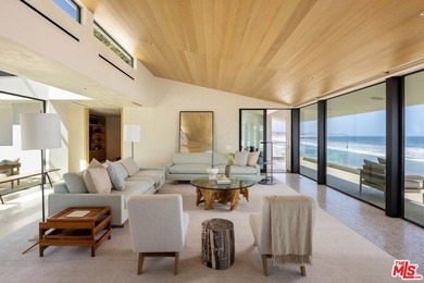 This completely reimagined, exceptional oceanfront estate offers - photo 4
