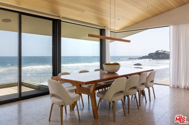This completely reimagined, exceptional oceanfront estate offers - photo 6