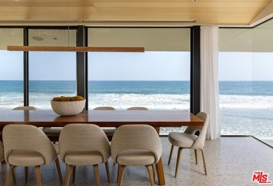 This completely reimagined, exceptional oceanfront estate offers - photo 7