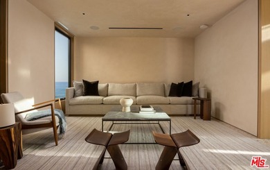 This completely reimagined, exceptional oceanfront estate offers - photo 10