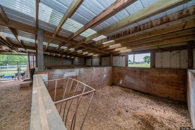 Just minutes from Lake Jacksonville, this beautifully renovated - photo 44