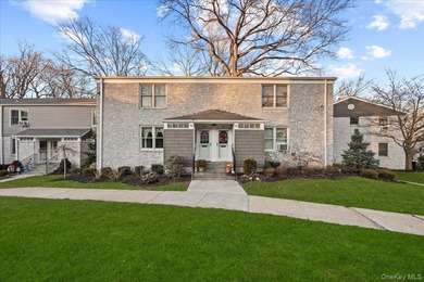 Welcome to the highly desired pet friendly Trousdell Village - photo 1