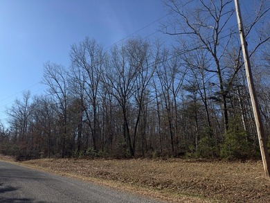 Welcome to peaceful Cumberland Lakes! This beautiful wooded lot - photo 3