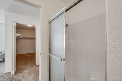 Welcome to this beautifully maintained townhome offering comfort - photo 19