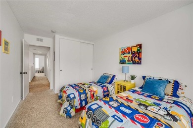 Welcome to this beautifully maintained townhome offering comfort - photo 21