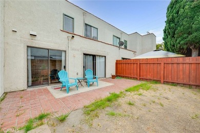 Welcome to this beautifully maintained townhome offering comfort - photo 26