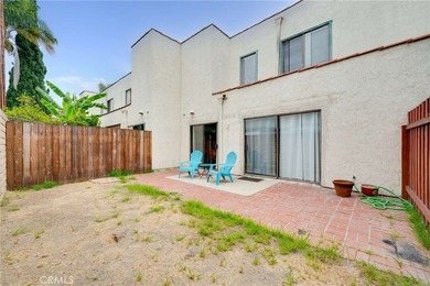 Welcome to this beautifully maintained townhome offering comfort - photo 27